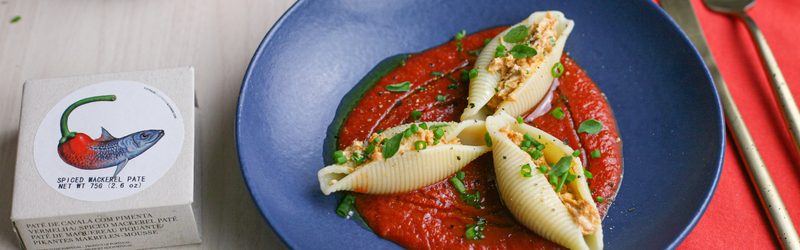 Conchiglione recheado com patê de cavala picante