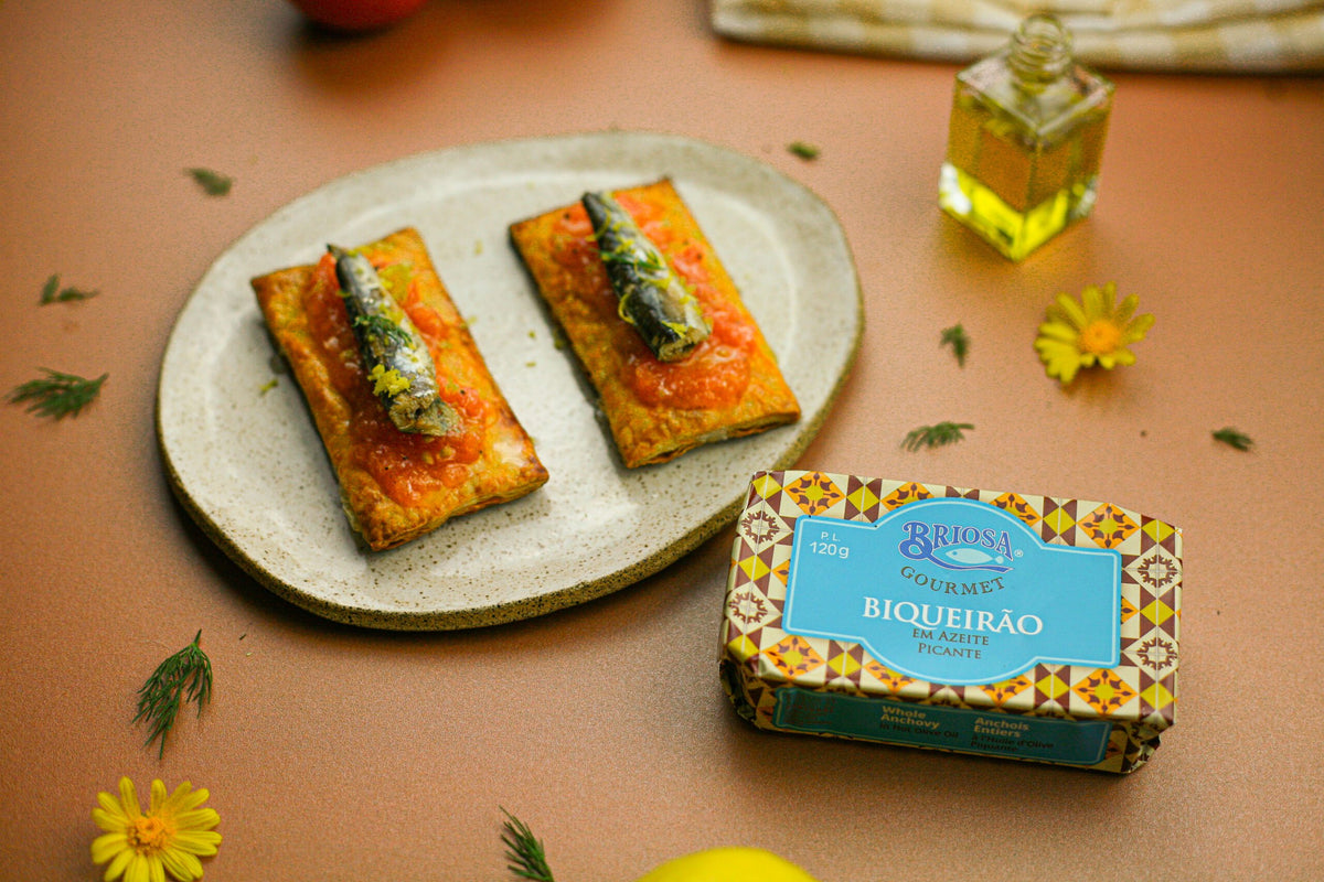 Bruschetta folhada com biqueirão